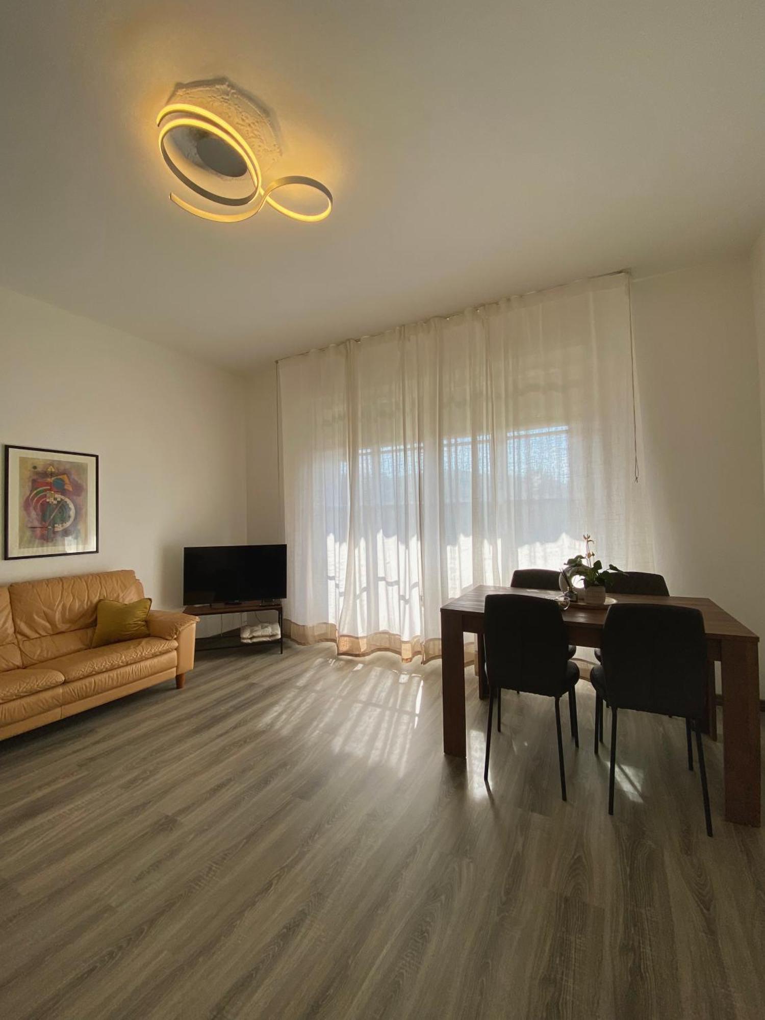 Casa Sara Como Lake Parcheggio Interno Privato 切尔诺比奥 外观 照片