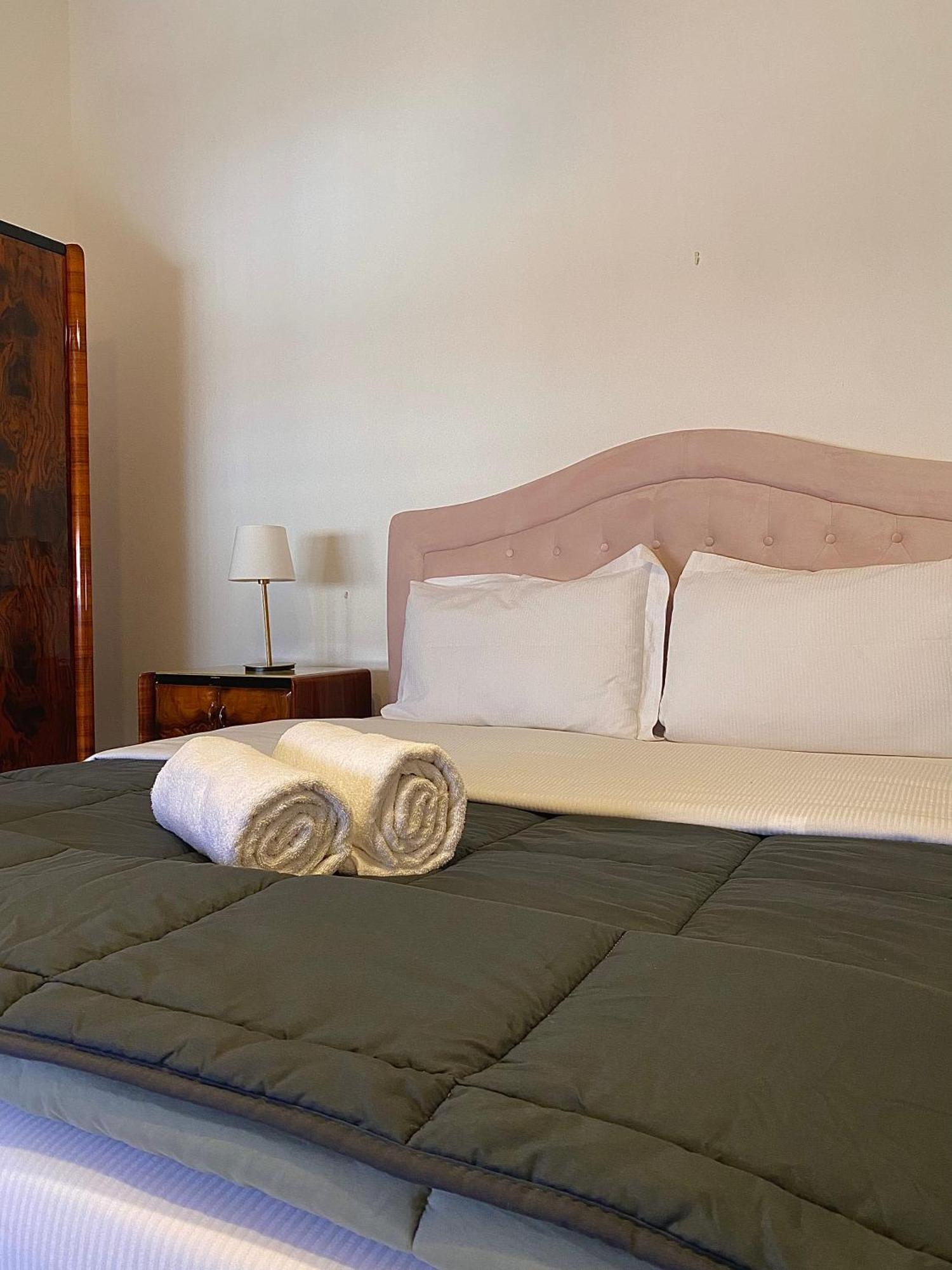 Casa Sara Como Lake Parcheggio Interno Privato 切尔诺比奥 外观 照片