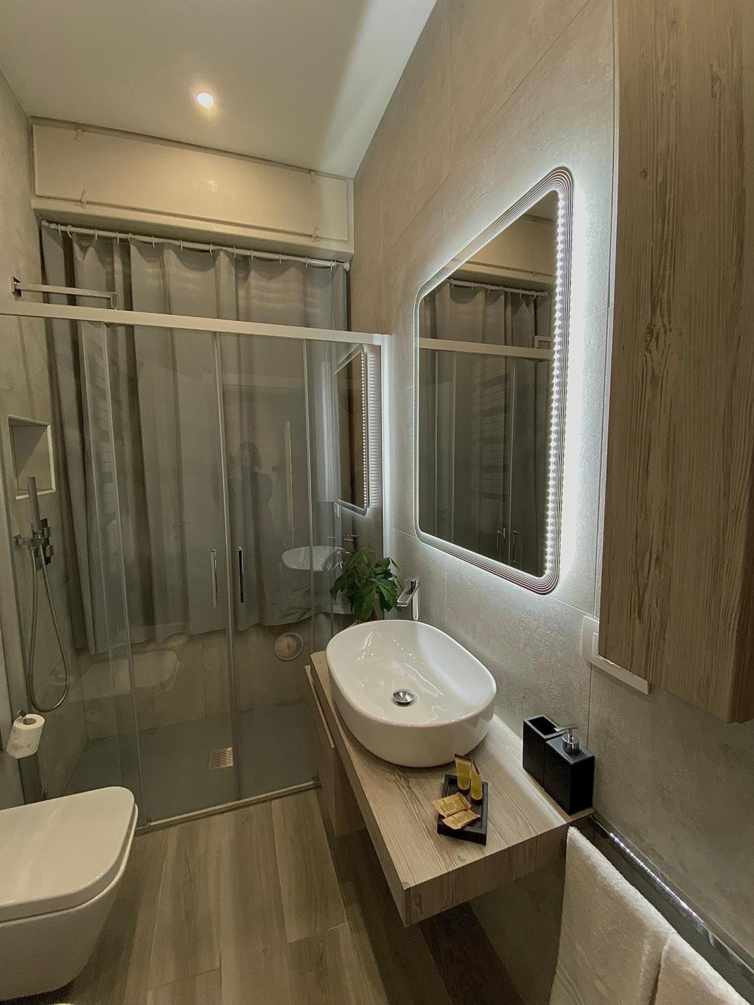Casa Sara Como Lake Parcheggio Interno Privato 切尔诺比奥 外观 照片